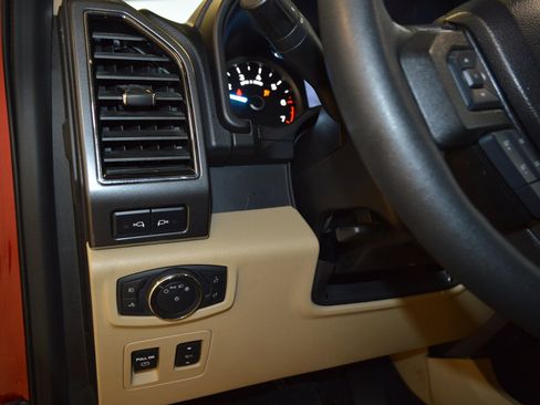 Used 2020 Ford F150 XLT w/ Equipment Group 302A Luxury AWD/4WD image 15