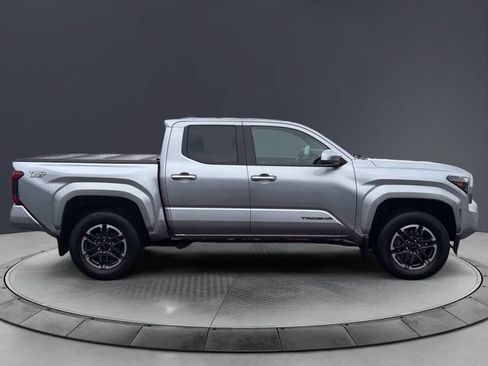 Used 2025 Toyota Tacoma TRD Sport AWD/4WD image 6
