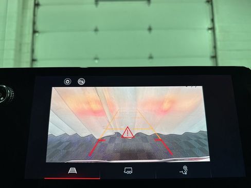 Used 2024 GMC Canyon Elevation w/ Elevation Premium Package image 28