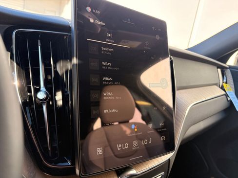 Used 2026 Volvo XC60 B5 Plus w/ Protection Package Premier image 30