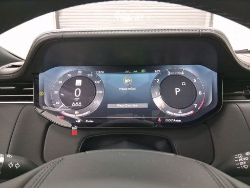 New 2025 Land Rover Range Rover SE image 18