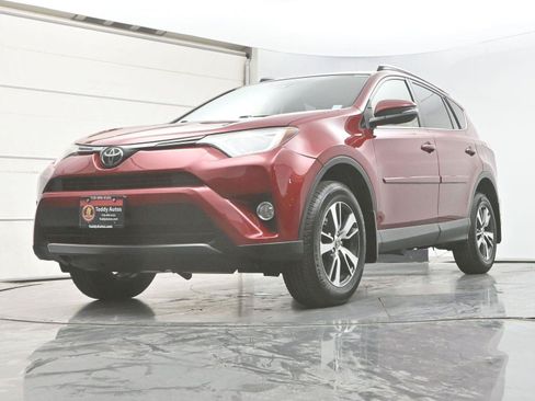 Used 2018 Toyota RAV4 XLE w/ Plus Extra Value Package AWD/4WD image 29