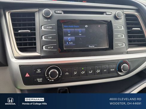 Used 2019 Toyota Highlander LE image 21