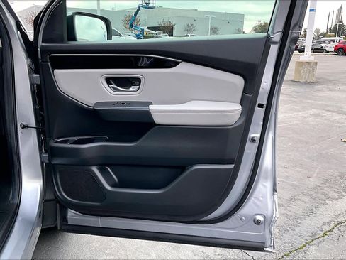Used 2025 Honda Pilot EX-L image 26