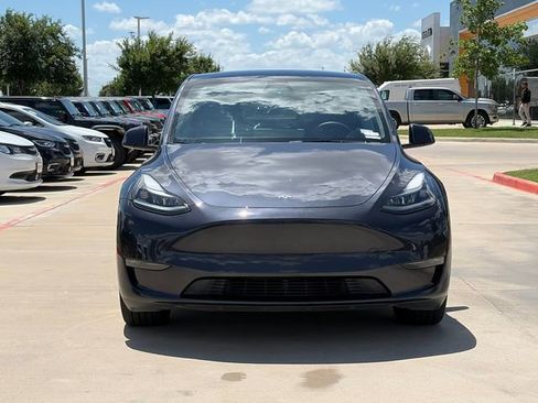 Used 2024 Tesla Model Y Long Range AWD/4WD image 2