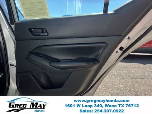Used 2024 Nissan Altima 2.5 SV FWD image 13