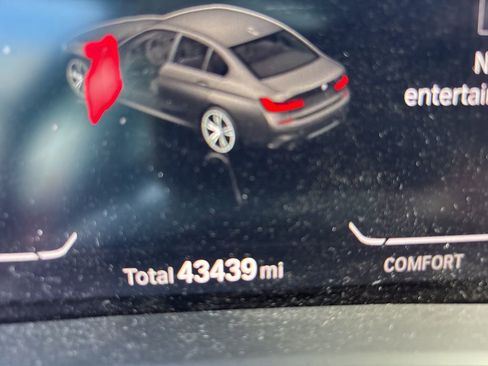 Used 2021 BMW 330i Sedan w/ M Sport Package image 13