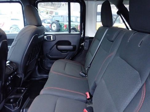 Used 2019 Jeep Wrangler Unlimited Rubicon w/ Steel Bumper Group image 17