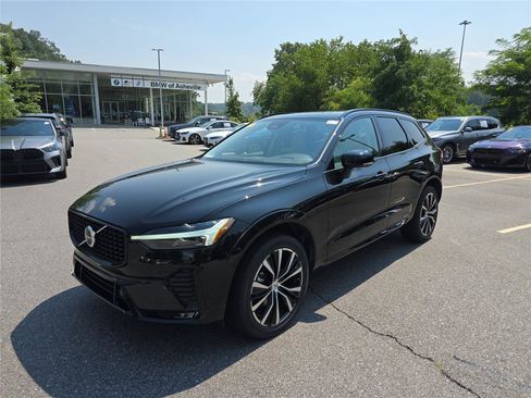 Used 2024 Volvo XC60 B5 Plus AWD/4WD image 7
