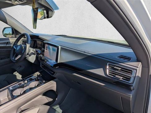 New 2026 Volkswagen Atlas Cross Sport SEL R-Line AWD/4WD image 28