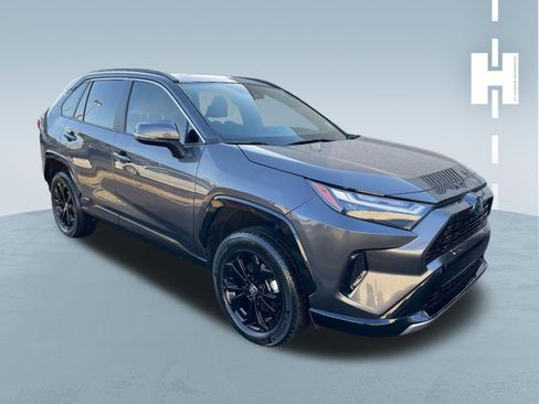 Used 2023 Toyota RAV4 SE w/ Convenience Package image 1