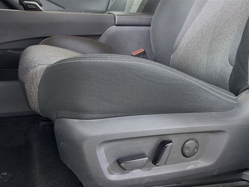 Used 2024 Nissan Rogue SV image 22