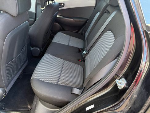 Used 2018 Hyundai Kona SE image 9