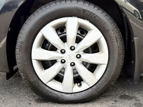 Used 2016 Toyota Corolla LE FWD image 40