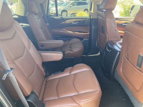 Used 2017 Cadillac Escalade Premium Luxury AWD/4WD image 18