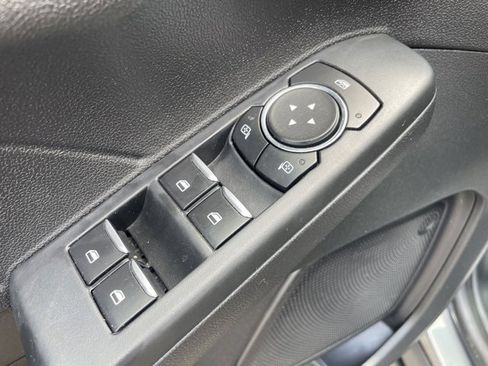 Used 2022 Ford Escape SE image 10