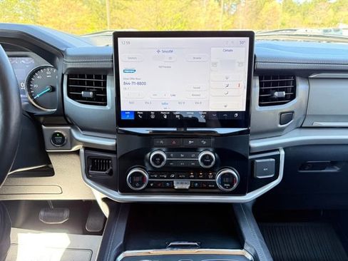 Used 2024 Ford Expedition Max XLT image 18