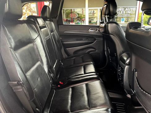 Used 2016 Jeep Grand Cherokee Limited w/ Luxury Group II AWD/4WD image 11