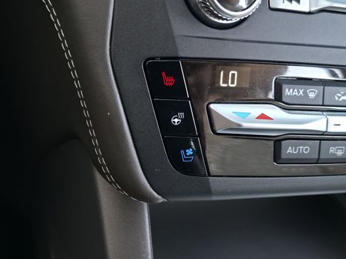 Used 2020 Ford Explorer Platinum w/ Premium Technology Package image 26