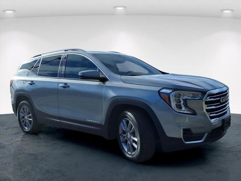 Used 2024 GMC Terrain SLT image 21