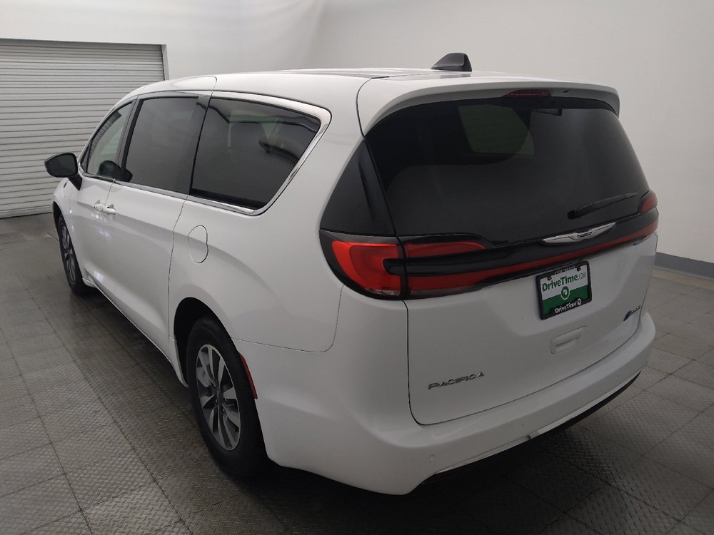 Used 2024 Chrysler Pacifica Limited FWD image 5