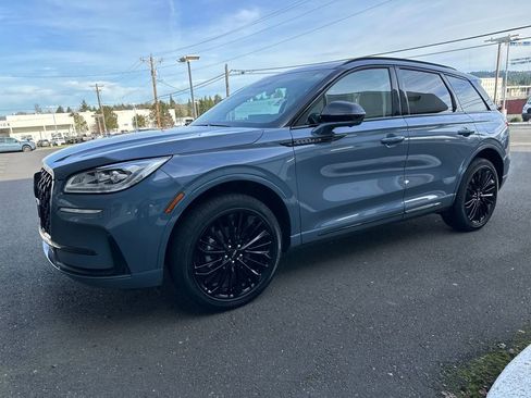 Used 2023 Lincoln Corsair Reserve w/ Equipment Group 201A image 2