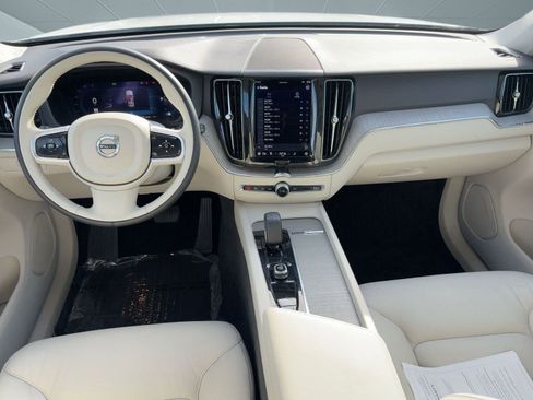 Certified 2023 Volvo XC60 B5 Plus w/ Climate Package image 15