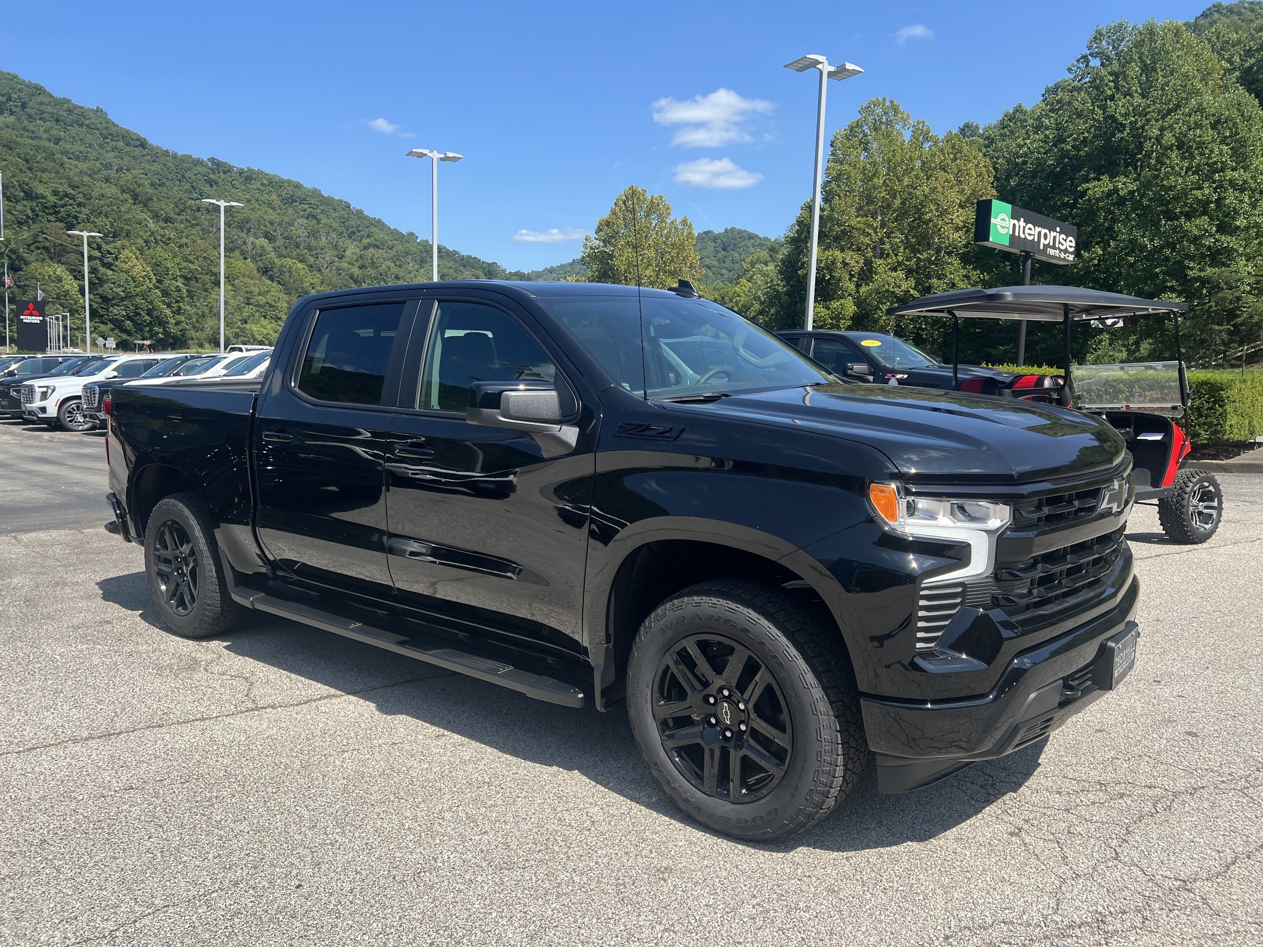 New 2026 Chevrolet Silverado 1500 RST w/ Z71 Off-Road Package AWD/4WD image 3
