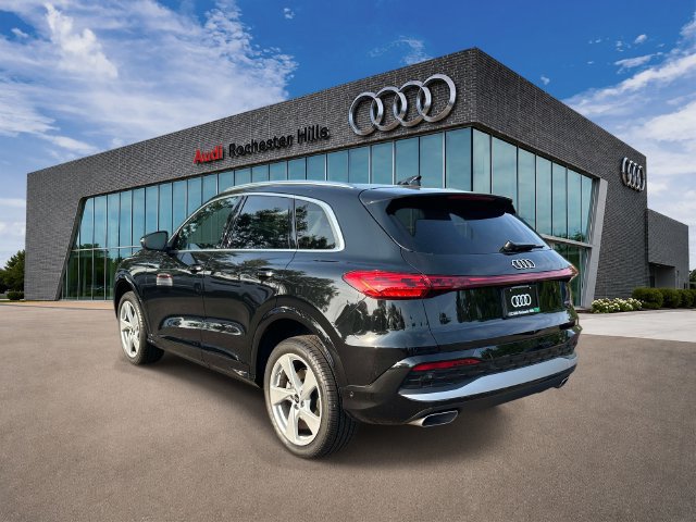 Certified 2025 Audi Q5 Premium AWD/4WD image 4