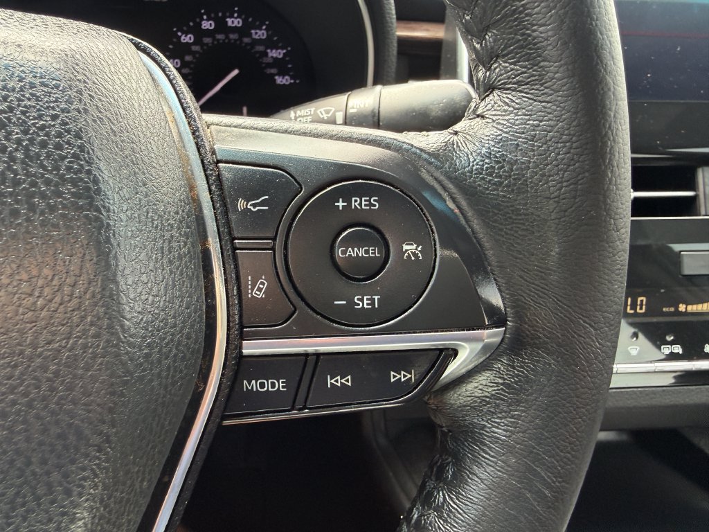 Used 2022 Toyota Avalon XLE FWD image 22
