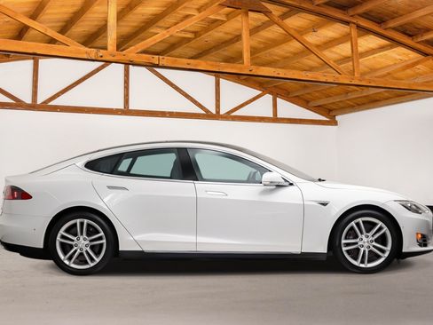 Used 2016 Tesla Model S 90D AWD/4WD image 6