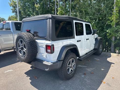 Used 2022 Jeep Wrangler Unlimited Sport AWD/4WD image 7