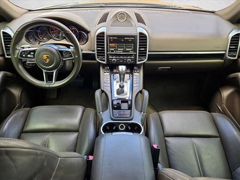 Used 2016 Porsche Cayenne AWD/4WD image 18