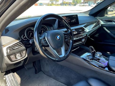 Used 2018 BMW 530e image 2