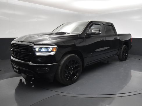 Used 2023 RAM 1500 Laramie AWD/4WD image 2