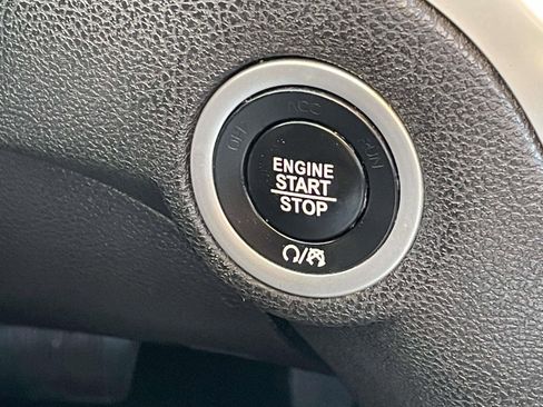 Used 2018 Chrysler 300 Touring w/ Driver Convenience Group image 29