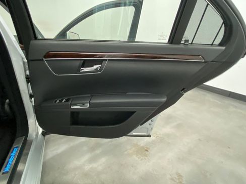 Used 2013 Mercedes-Benz S 550 4MATIC w/ Sport Pkg image 49