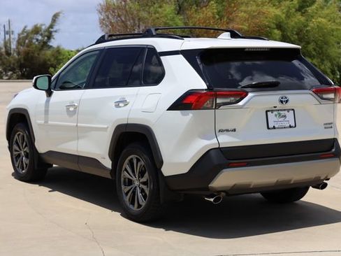 Certified 2022 Toyota RAV4 Limited AWD/4WD image 6