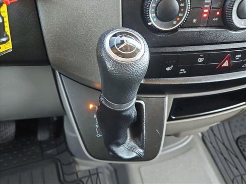 Used 2014 Mercedes-Benz Sprinter 2500 image 12