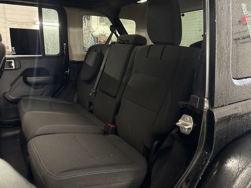 Used 2024 Jeep Wrangler Unlimited Rubicon 4xe AWD/4WD image 12