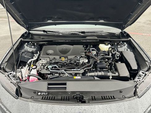 Used 2025 Toyota Camry SE image 29