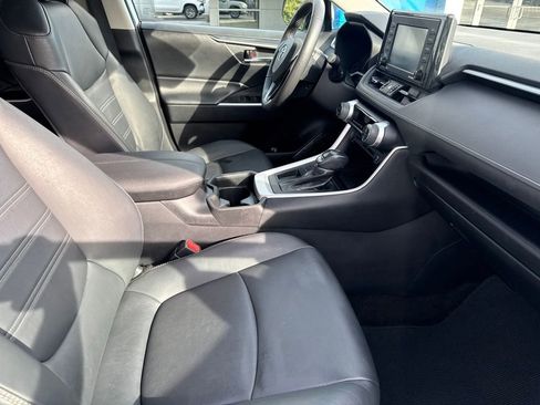 Used 2021 Toyota RAV4 XLE Premium FWD image 11