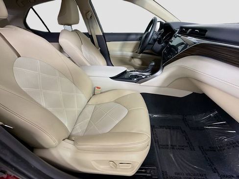 Certified 2018 Toyota Camry XLE w/ Audio Package image 28