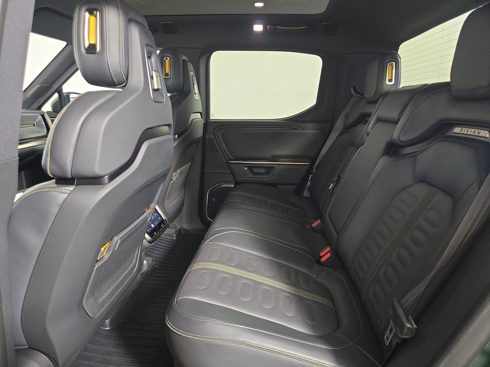 Used 2025 Rivian R1T Adventure Dual AWD/4WD image 21
