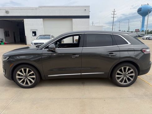 Used 2019 Lincoln Nautilus Select AWD/4WD image 5