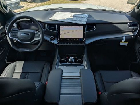 New 2026 Jeep Grand Wagoneer Limited AWD/4WD image 15