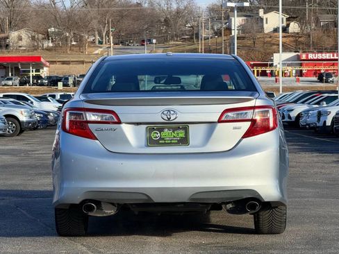 Used 2012 Toyota Camry SE w/ Leather Pkg image 4