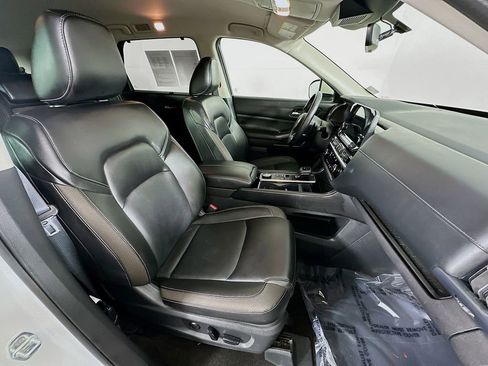 Certified 2024 Nissan Pathfinder SL AWD/4WD image 38
