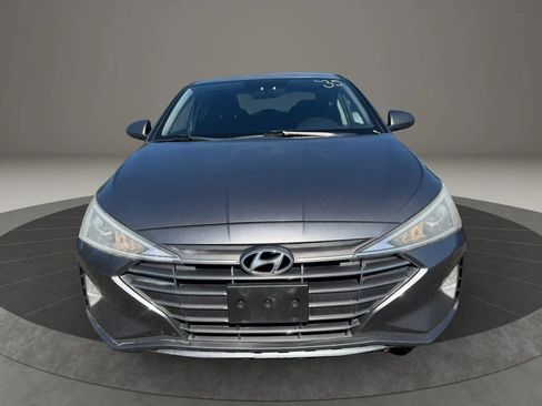 Used 2019 Hyundai Elantra SE w/ Cargo Package FWD image 2