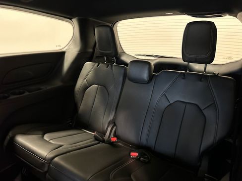 New 2026 Chrysler Pacifica Select image 33